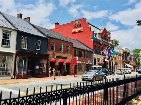 VISIT DOWNTOWN LEESBURG, VA